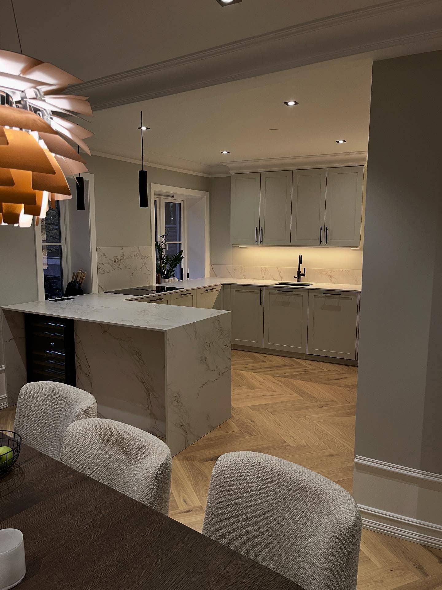 Nytt elegant og tidløst kjøkken